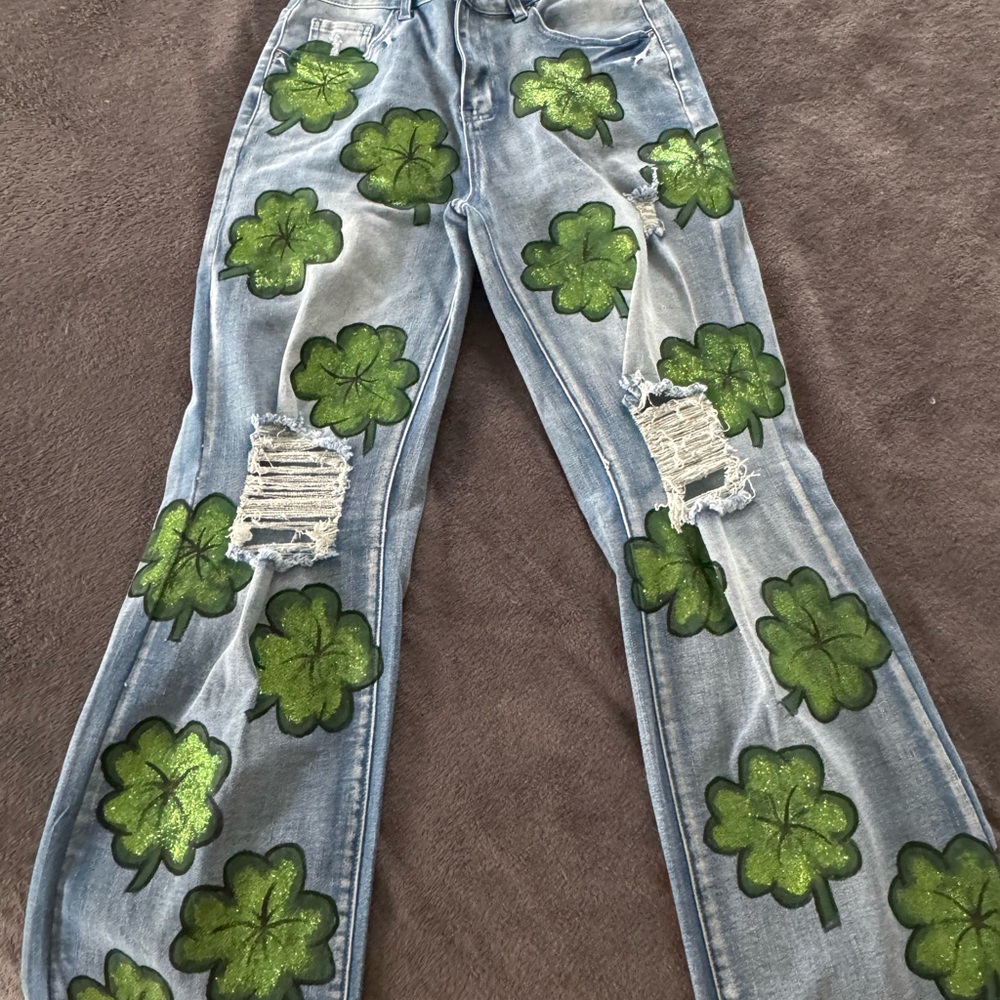 Stylish Green Clover Women's Jeans